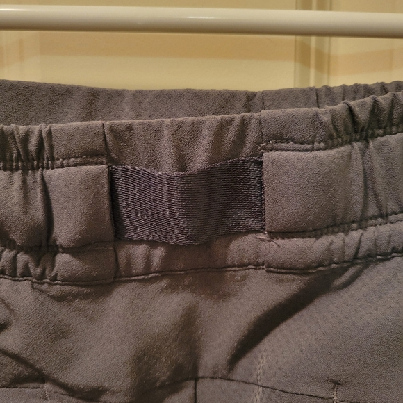 Athleta Olive Green Quest Jogger size 12p - Picture 5 of 9